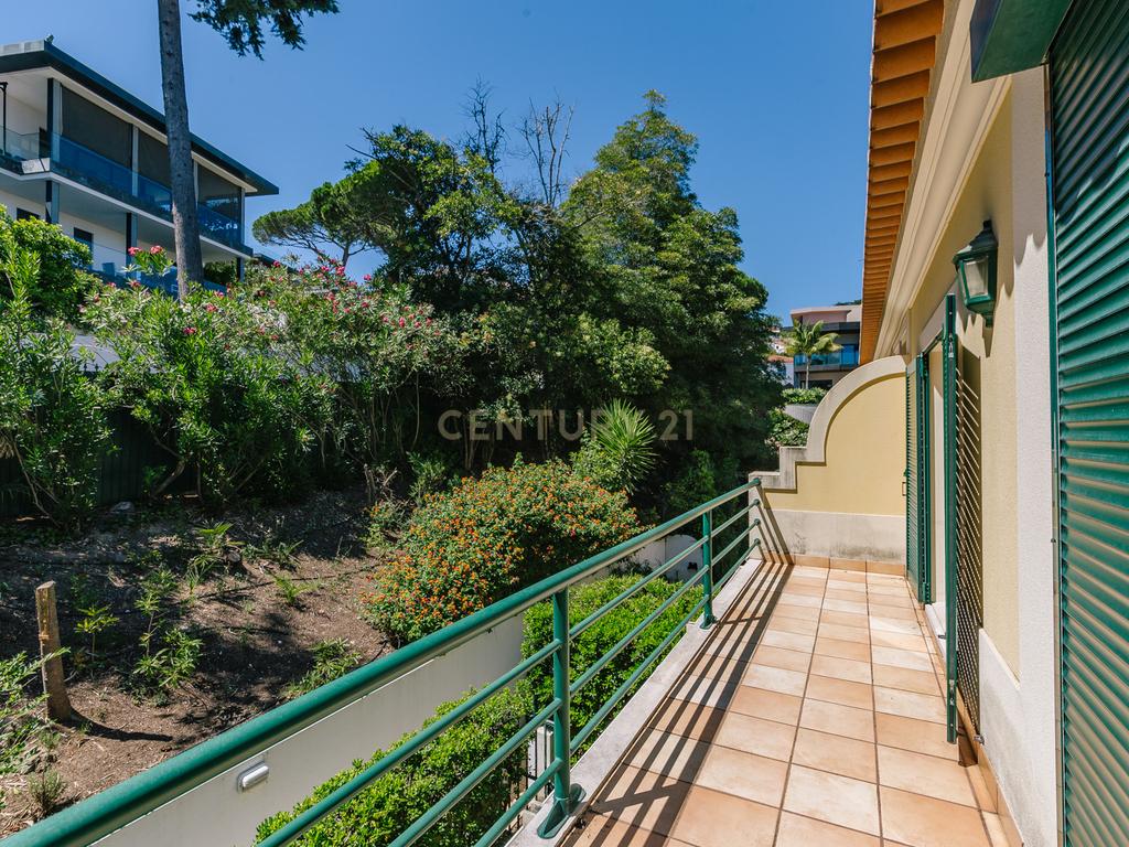 Moradia T2+1 com Piscina, Jardim e Elevador privativo - Image 52
