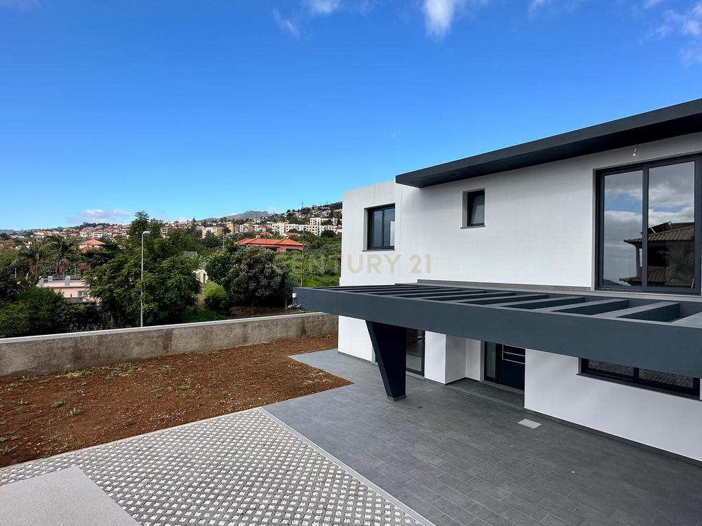 Moradia T3 - São Roque - Image 1