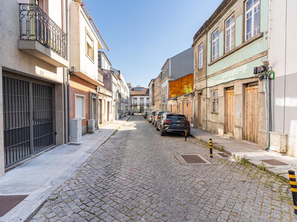 Apartamento T2 garagem centro histórico Braga - Image 29