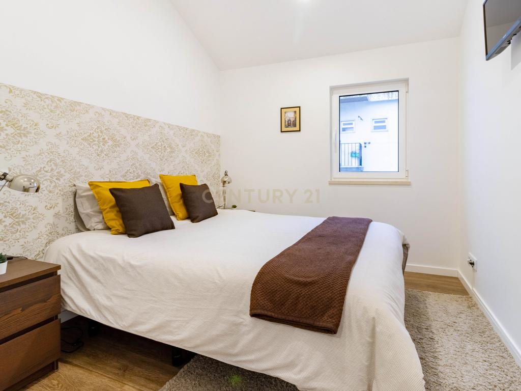 Apartamento T4 duplex || Centro Histórico de Leiria - Image 7