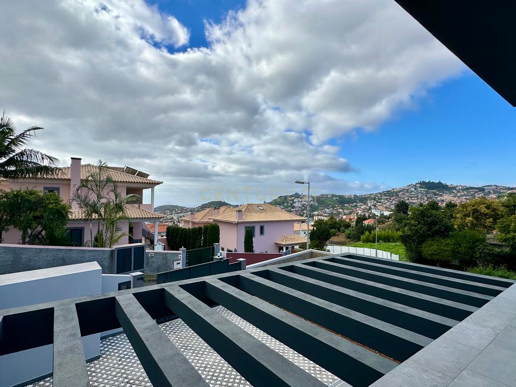 Moradia T3 - São Roque - Image 24