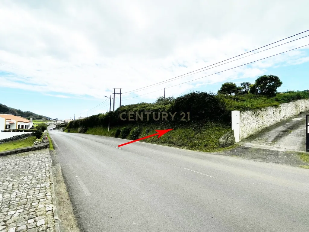 Terreno para construção com vista mar na freguesia de São Sebastião- Ilha Terceira. - Image 6