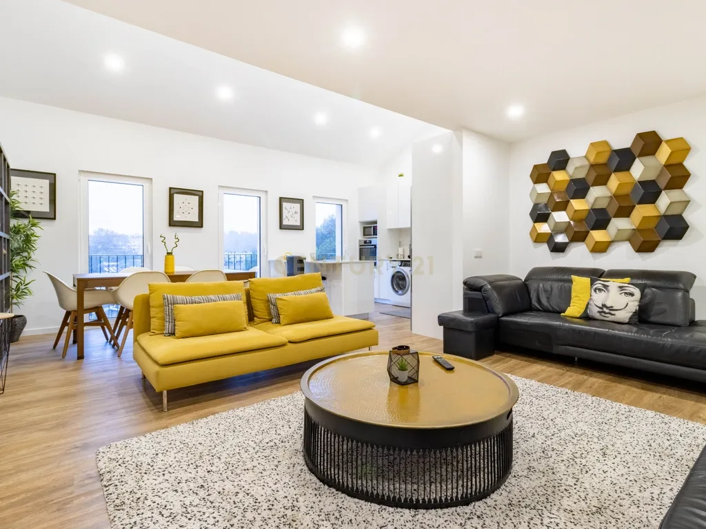 Apartamento T4 duplex || Centro Histórico de Leiria - Image 10