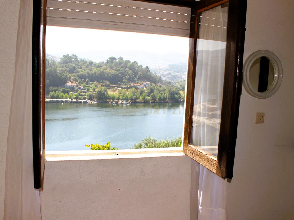 Quinta com casa com margem de rio Douro junto à Praia de Bitetos  - Image 10