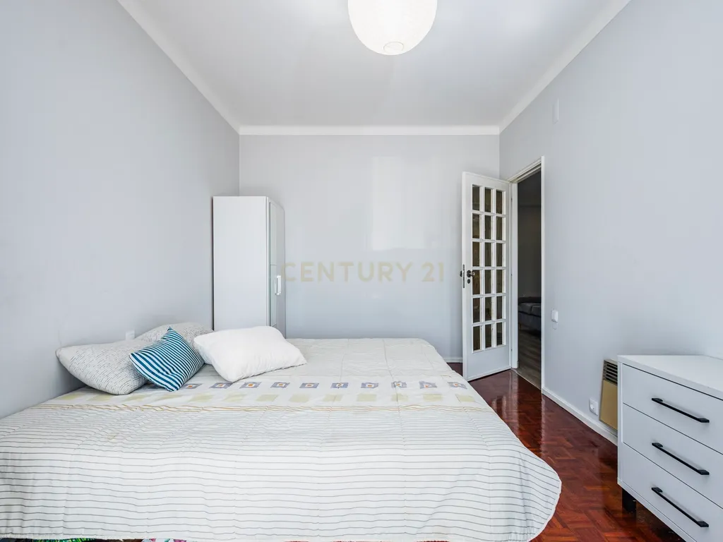 Apartamento no centro histórico da cidade de leiria I 6 quartos I investimento I rentabilidade de 6,4 % - Image 12