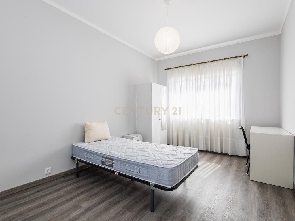 Apartamento no centro histórico da cidade de leiria I 6 quartos I investimento I rentabilidade de 6,4 % - Image 16