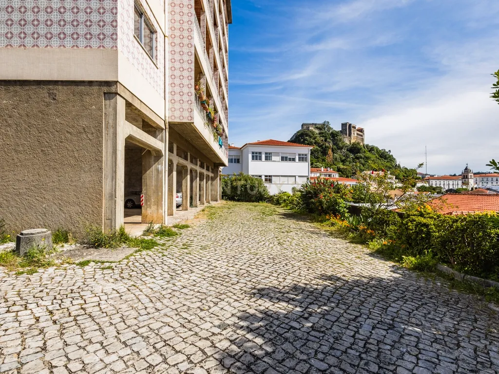 Apartamento no centro histórico da cidade de leiria I 6 quartos I investimento I rentabilidade de 6,4 % - Image 33