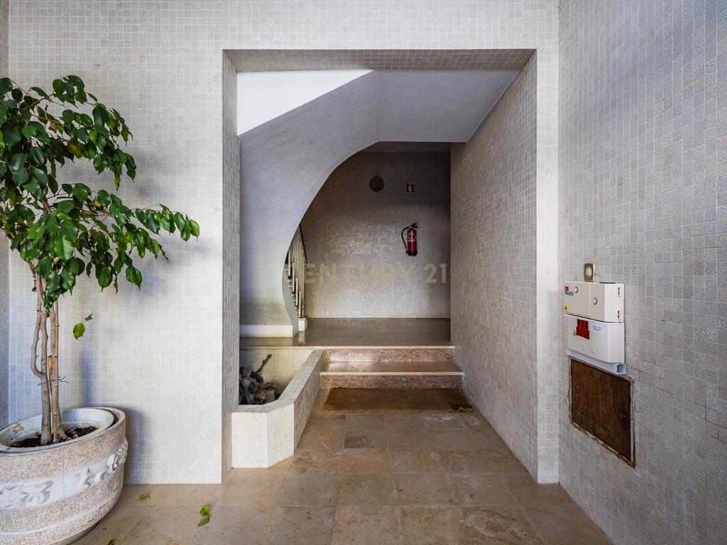 Apartamento no centro histórico da cidade de leiria I 6 quartos I investimento I rentabilidade de 6,4 % - Image 3