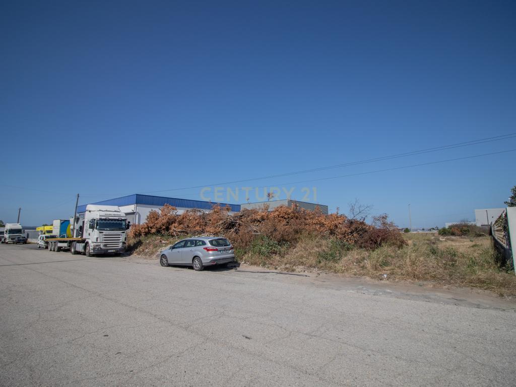 Armazém e Estacionamento - 750m² - Image 7