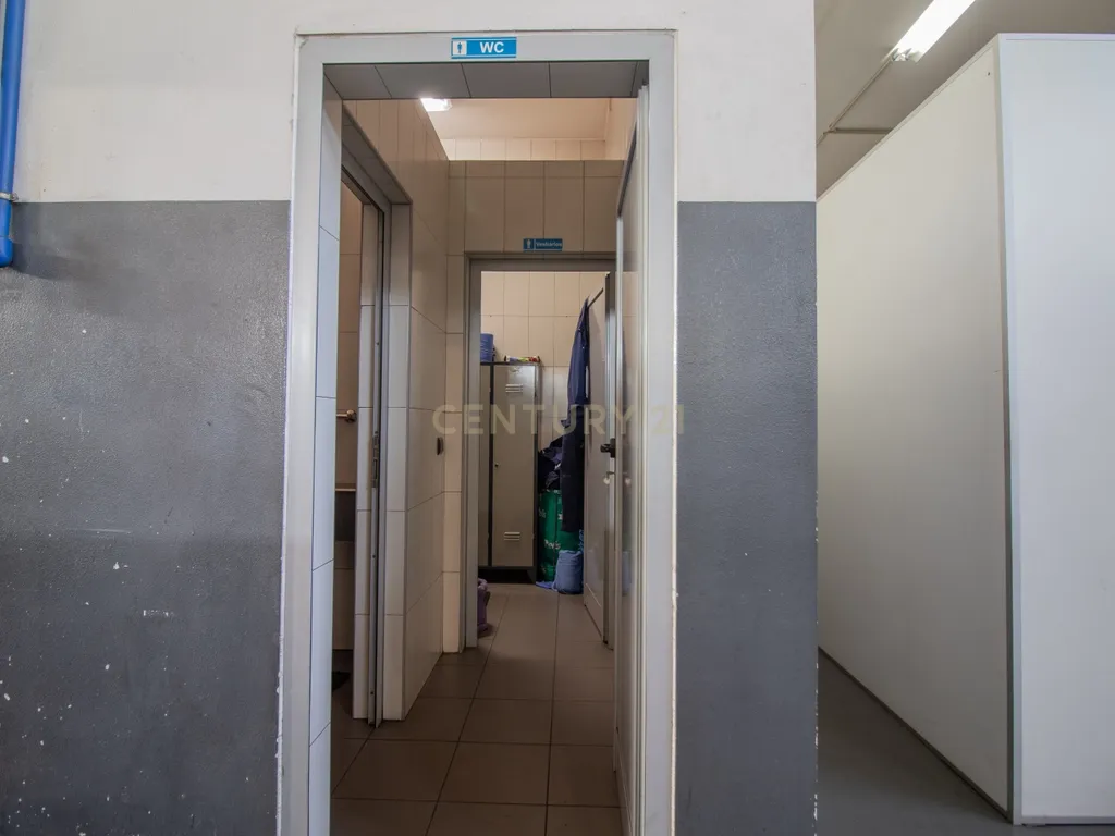 Armazém e Estacionamento - 750m² - Image 15