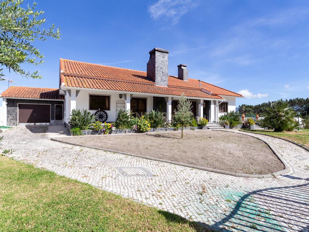 PROPRIEDADE COM HABITAÇÃO E ARMAZÉM A 40 MINUTOS DE LISBOA - Image 5