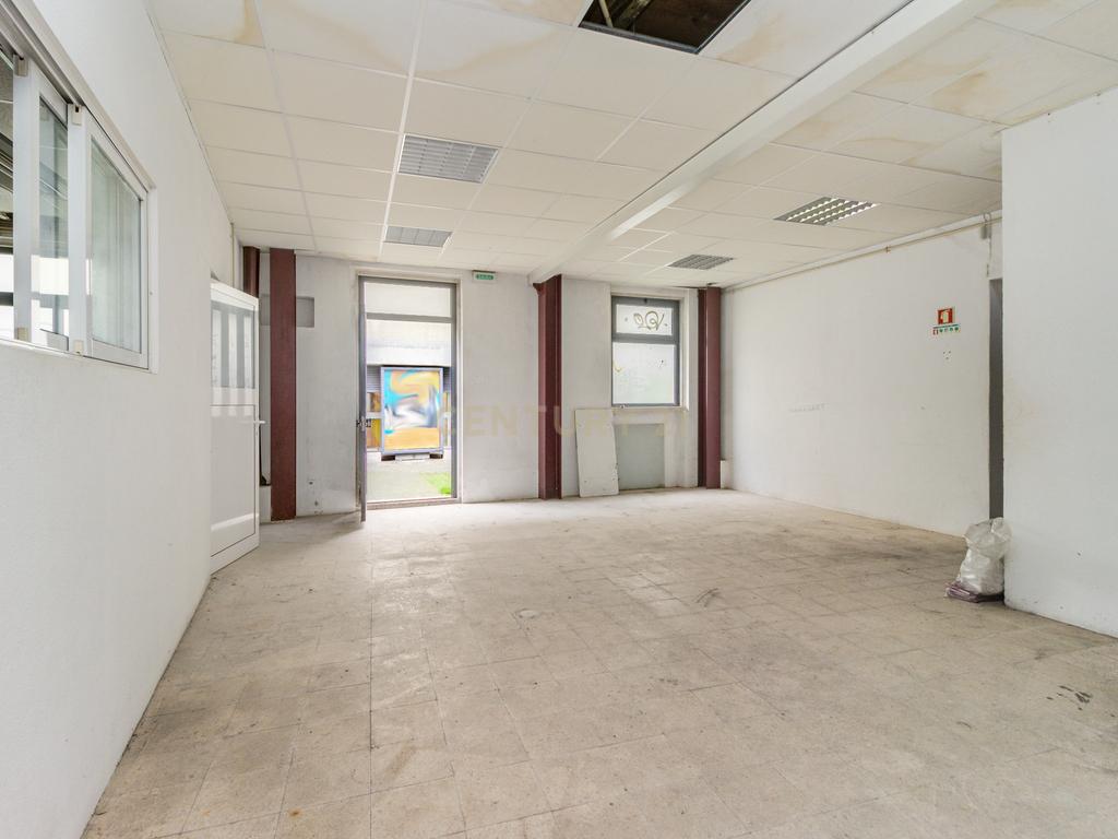 Edificio Comércio  - Centro da Amadora,  Rua Gonçalves Ramos - Image 21