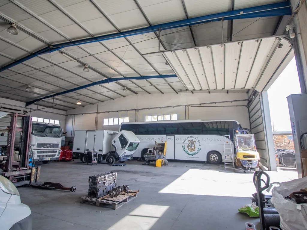 Armazém e Estacionamento - 750m² - Image 32