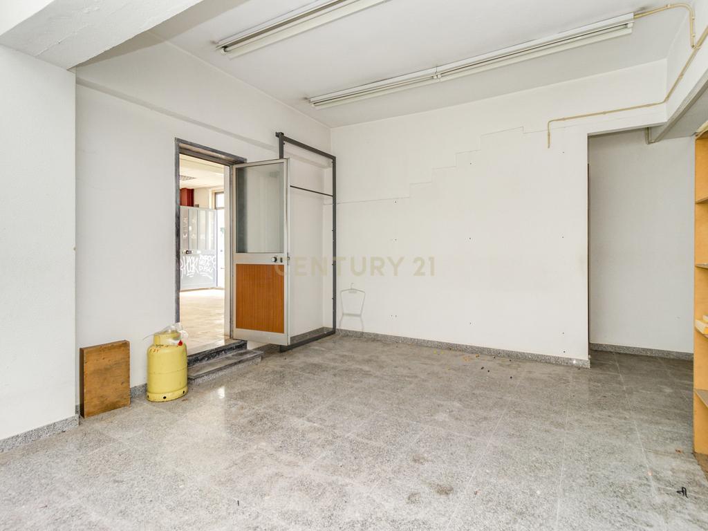 Edificio Comércio  - Centro da Amadora,  Rua Gonçalves Ramos - Image 26
