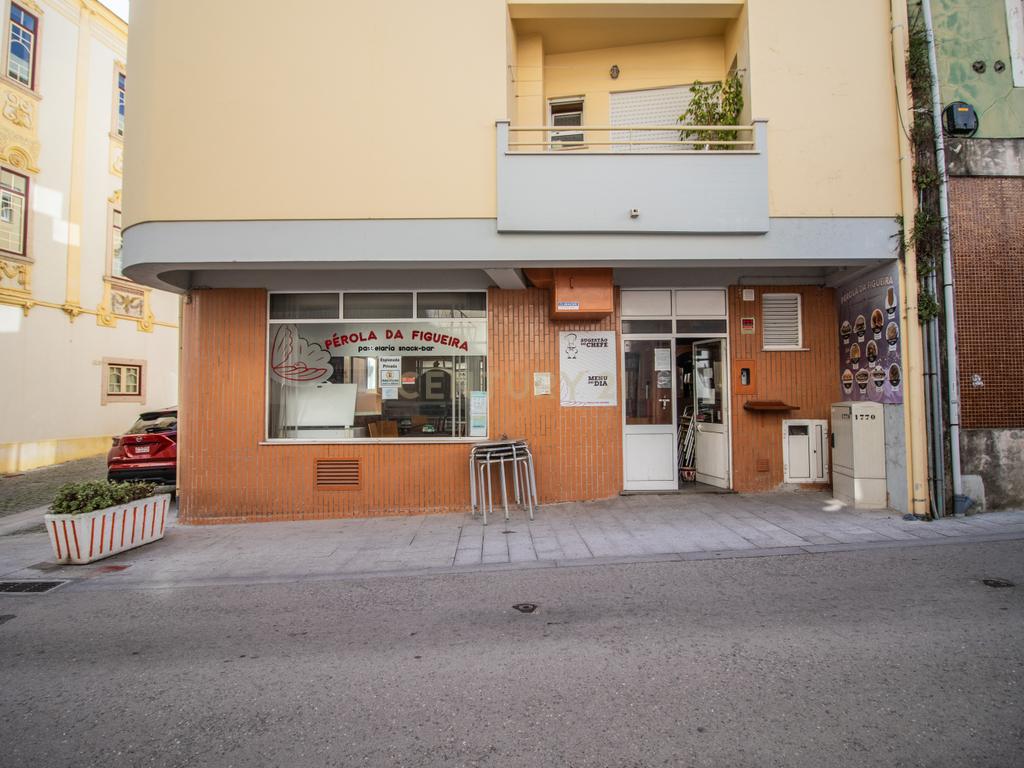 Café Pastelaria no Centro Histórico da Figueira da Foz - Image 6