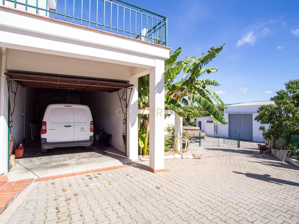 PROPRIEDADE COM HABITAÇÃO E ARMAZÉM A 40 MINUTOS DE LISBOA - Image 51