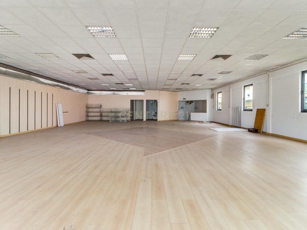 Edificio Comércio  - Centro da Amadora,  Rua Gonçalves Ramos - Image 32