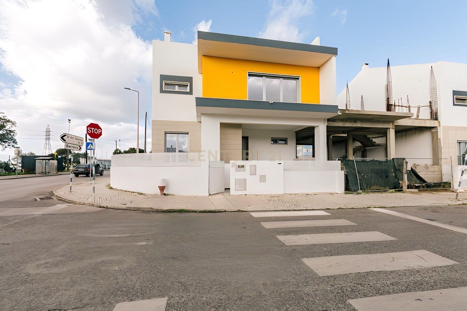 Moradia T4 em Santo António da Charneca – Barreiro, Vinha da Padeira - Image 52