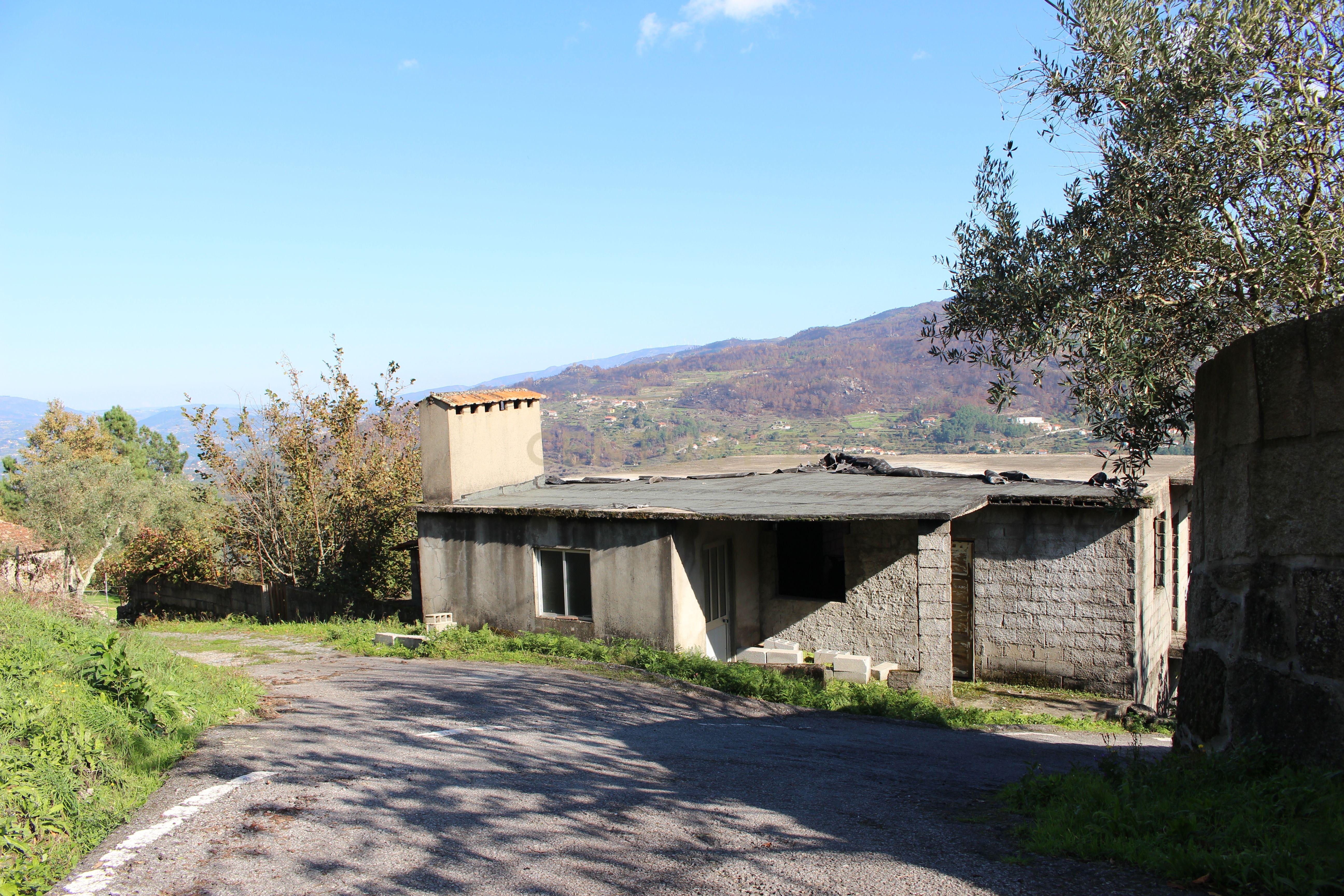 Moradia V2 em Oliveira do Douro, Cinfães - Image 2