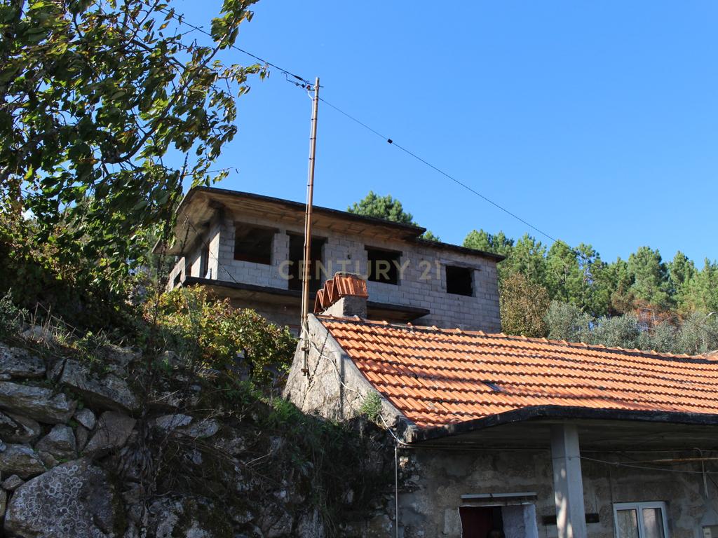 Casa para Recuperação em Cinfães - Oportunidade Única! - Image 10