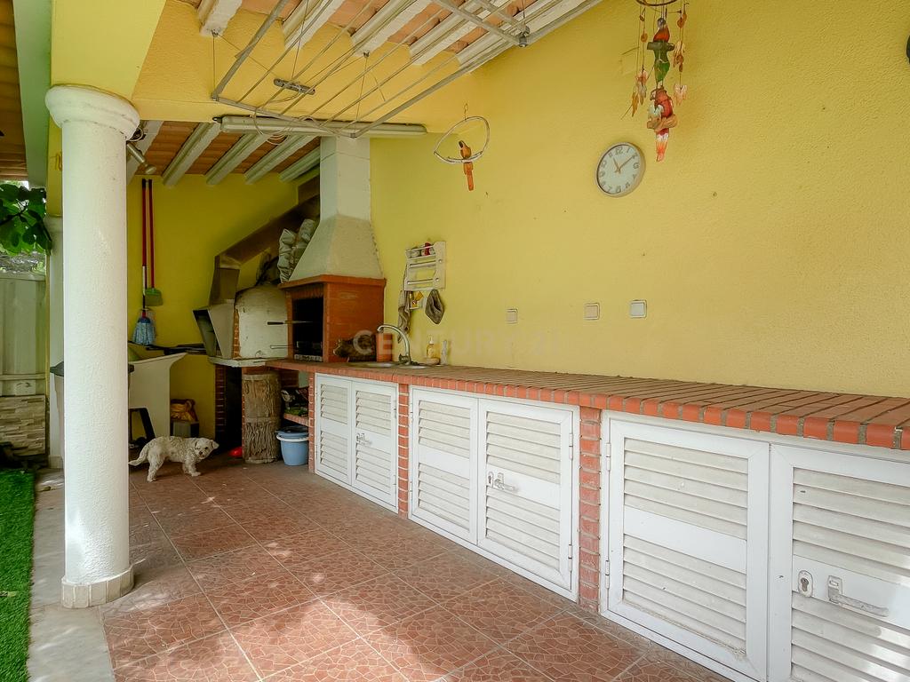 Moradia T4 Almada I Vale Flores I Piscina I Garagem - Image 40