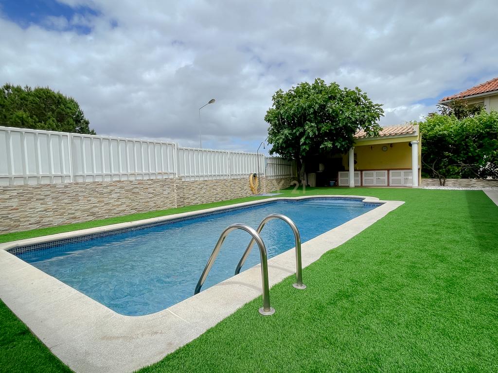 Moradia T4 Almada I Vale Flores I Piscina I Garagem - Image 17