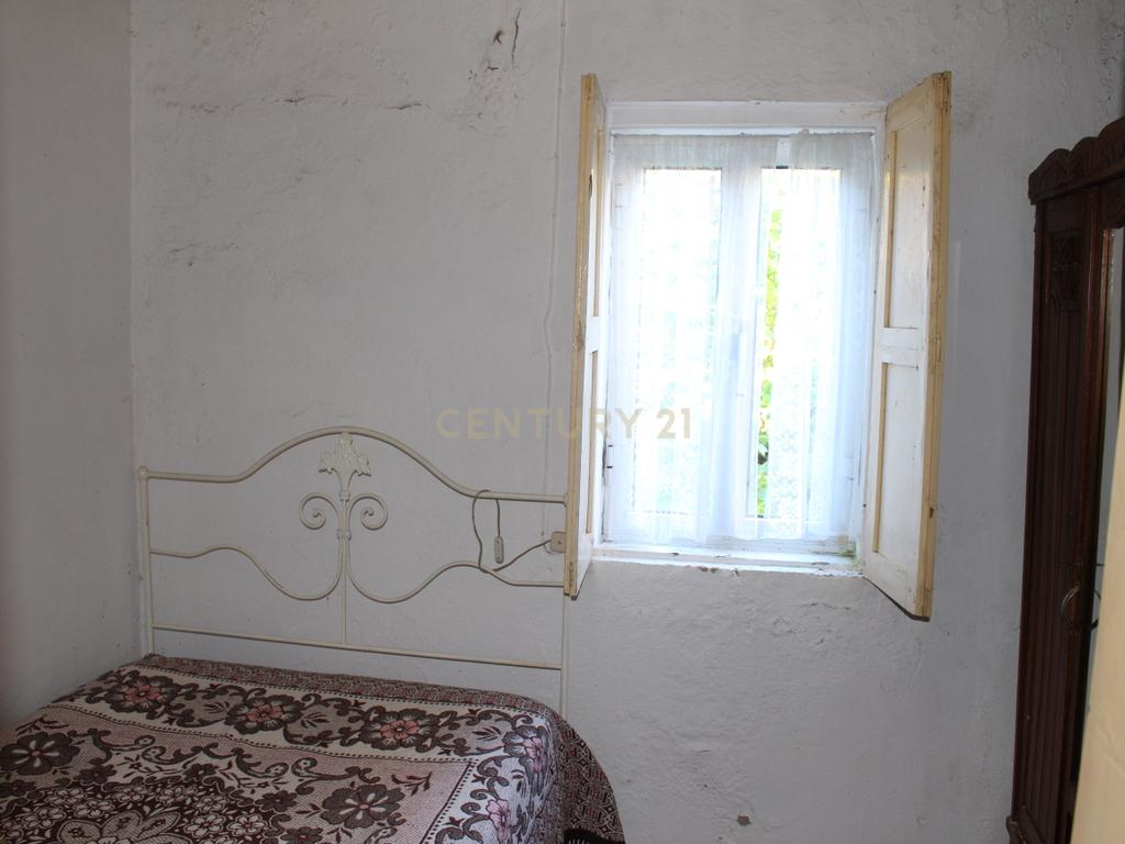 Casa para Recuperação em Cinfães - Oportunidade Única! - Image 4