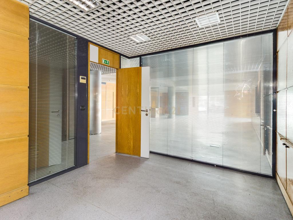 Edificio Comércio  - Centro da Amadora,  Rua Gonçalves Ramos - Image 11