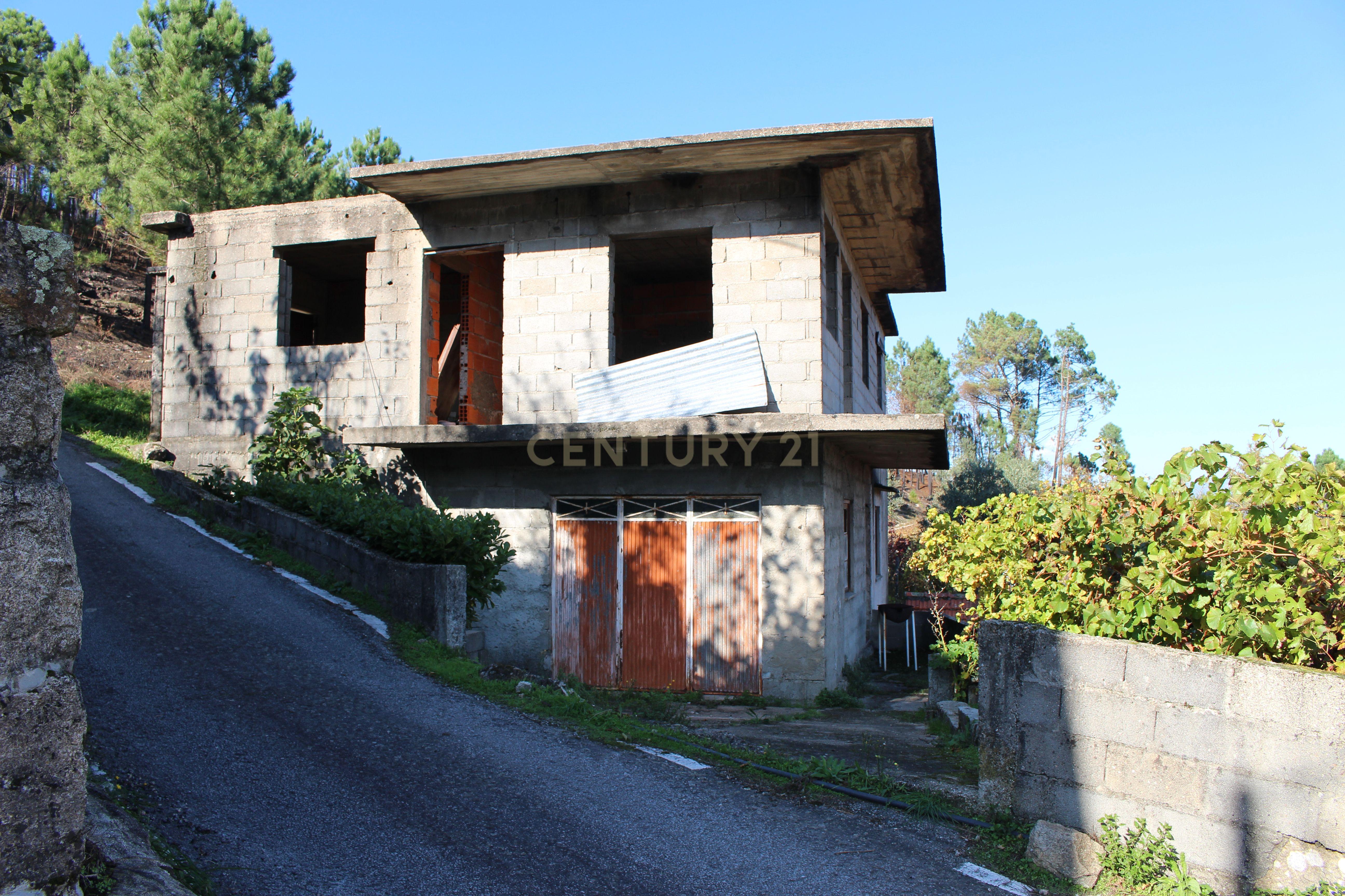 Moradia V2 em Oliveira do Douro, Cinfães - Image 15