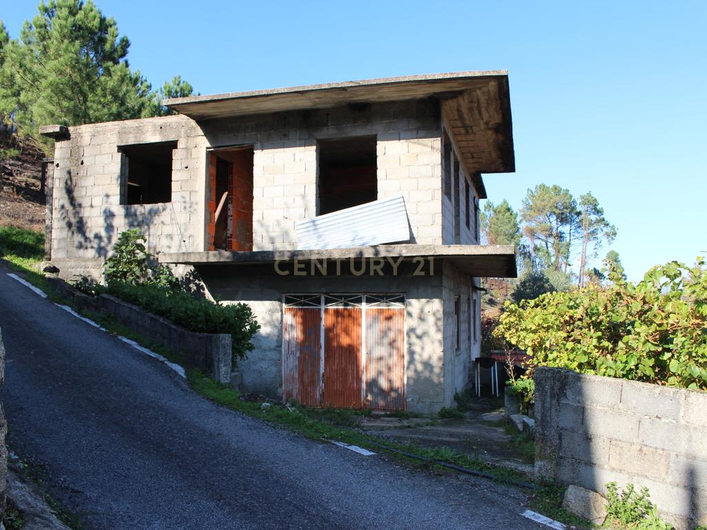 Casa para Recuperação em Cinfães - Oportunidade Única! - Image 9