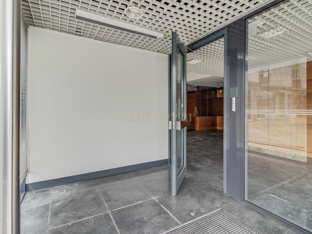 Edificio Comércio  - Centro da Amadora,  Rua Gonçalves Ramos - Image 13