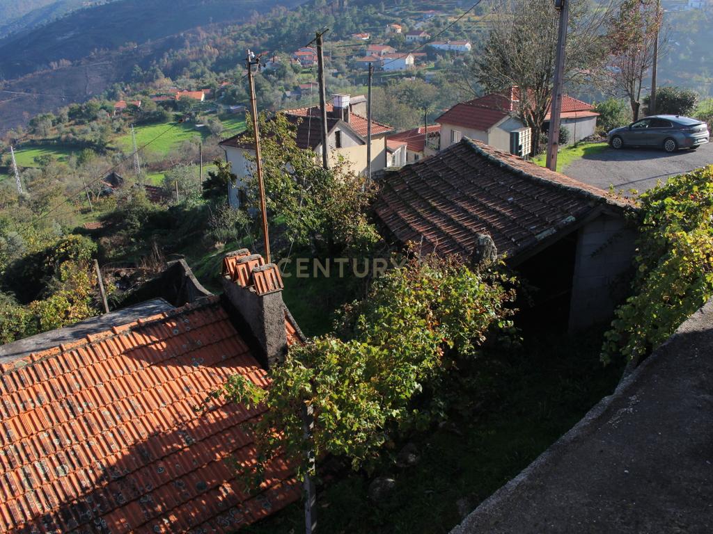 Casa para Recuperação em Cinfães - Oportunidade Única! - Image 29