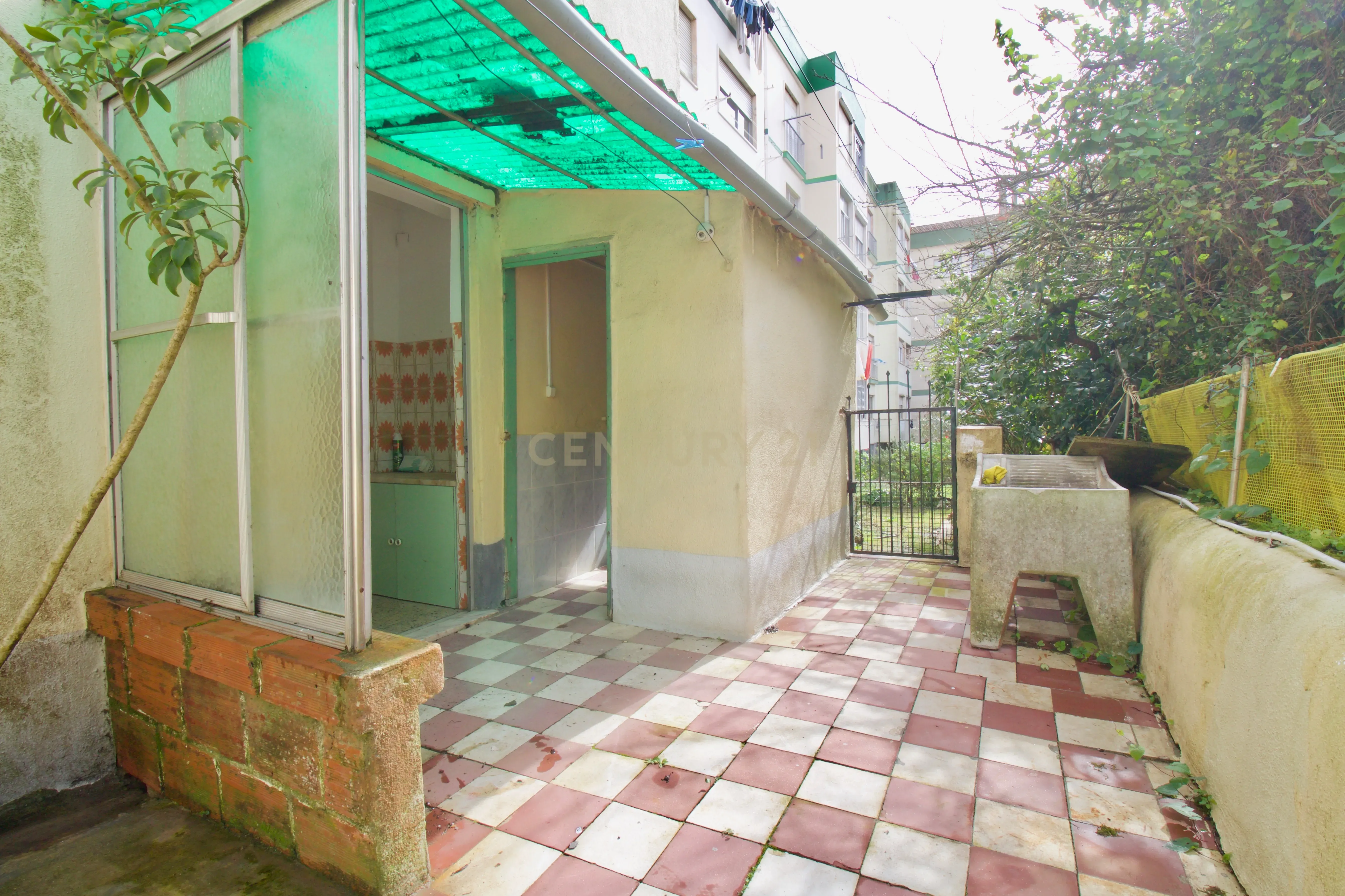 Apartamento com 2 quartos no centro de Mem Martins com Logradouro - Image 32