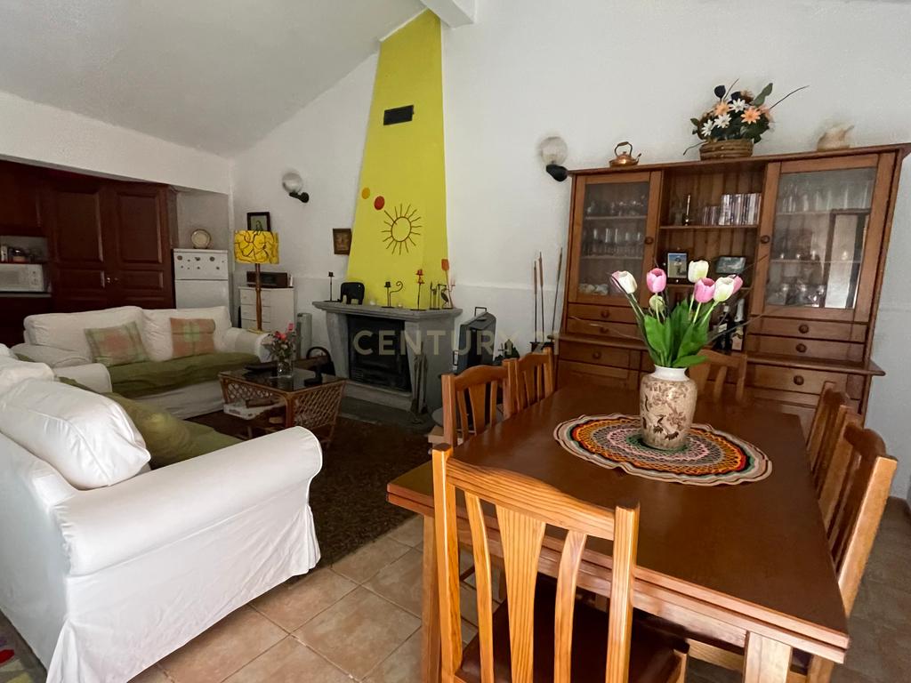 Moradia T4 em pedra | Lousa, Castelo Branco - Image 1