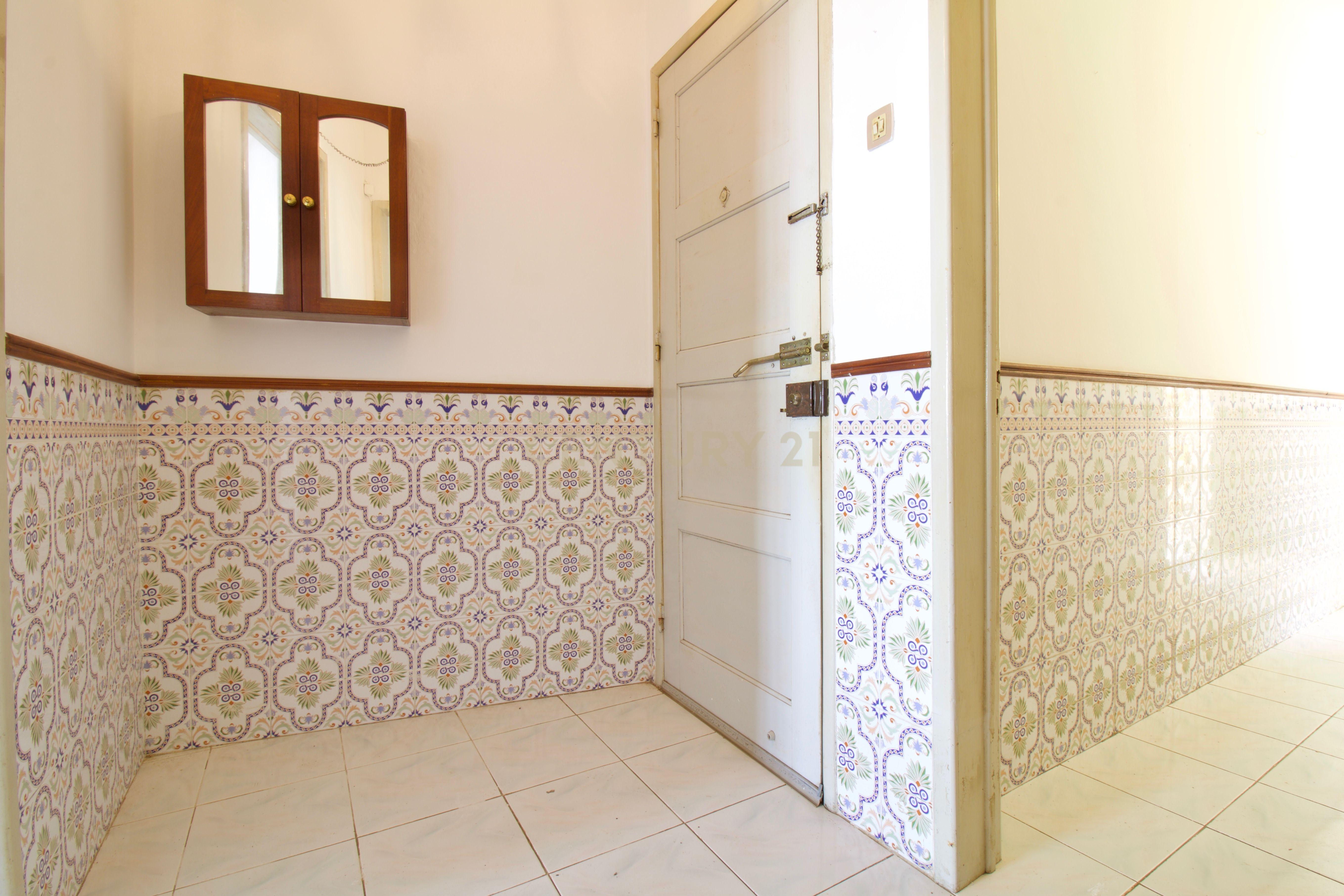 Apartamento com 2 quartos no centro de Mem Martins com Logradouro - Image 10