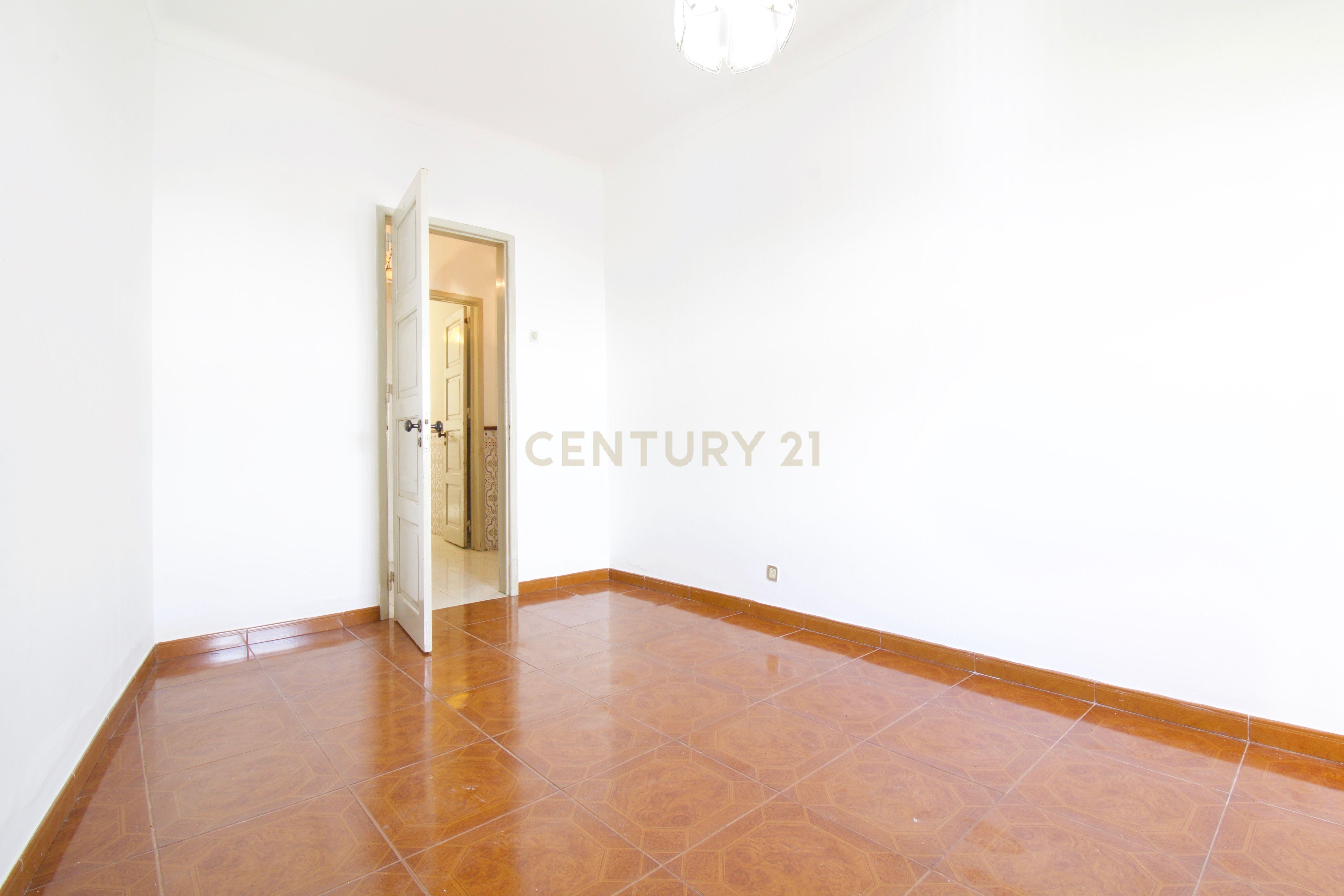 Apartamento com 2 quartos no centro de Mem Martins com Logradouro - Image 15