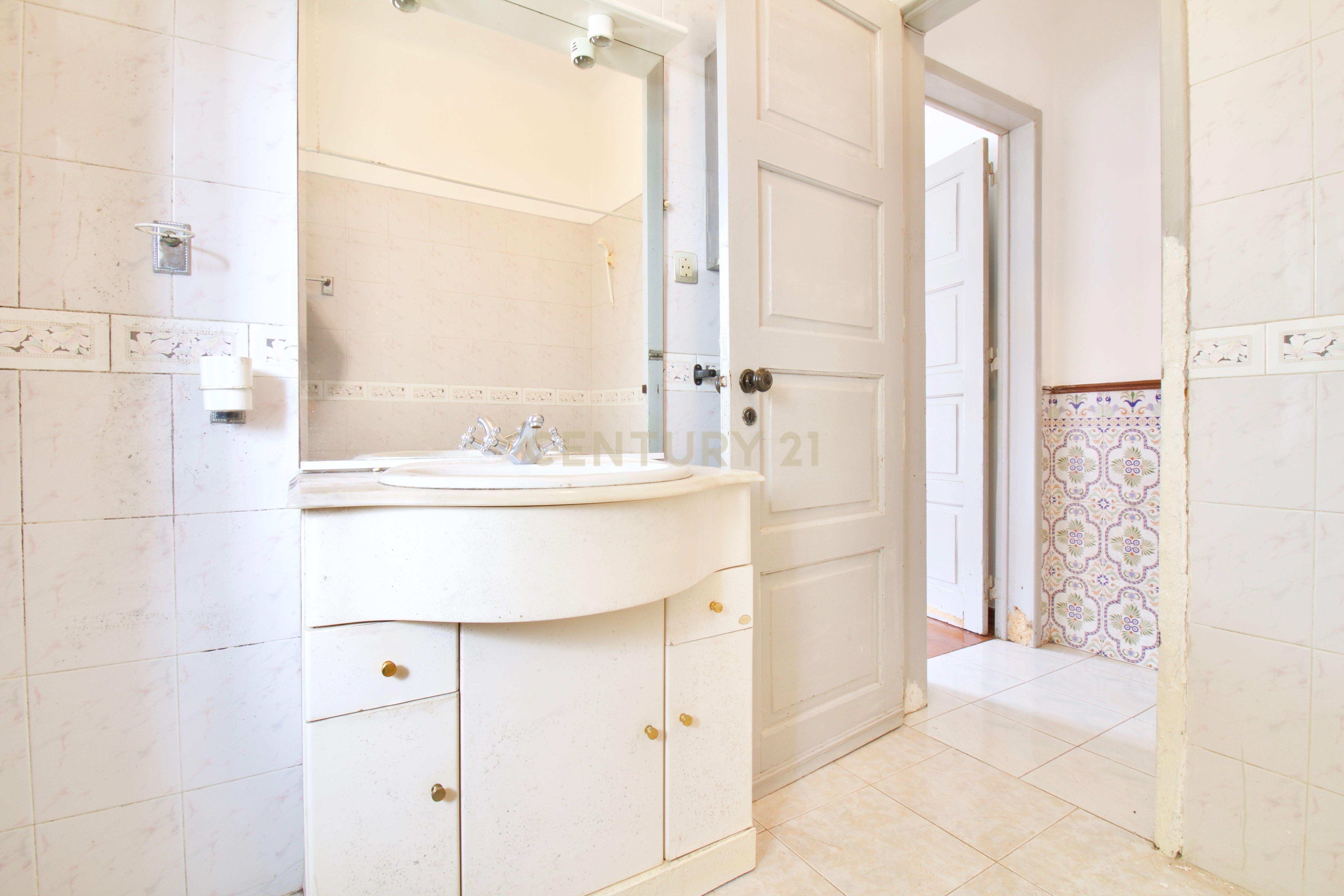 Apartamento com 2 quartos no centro de Mem Martins com Logradouro - Image 25