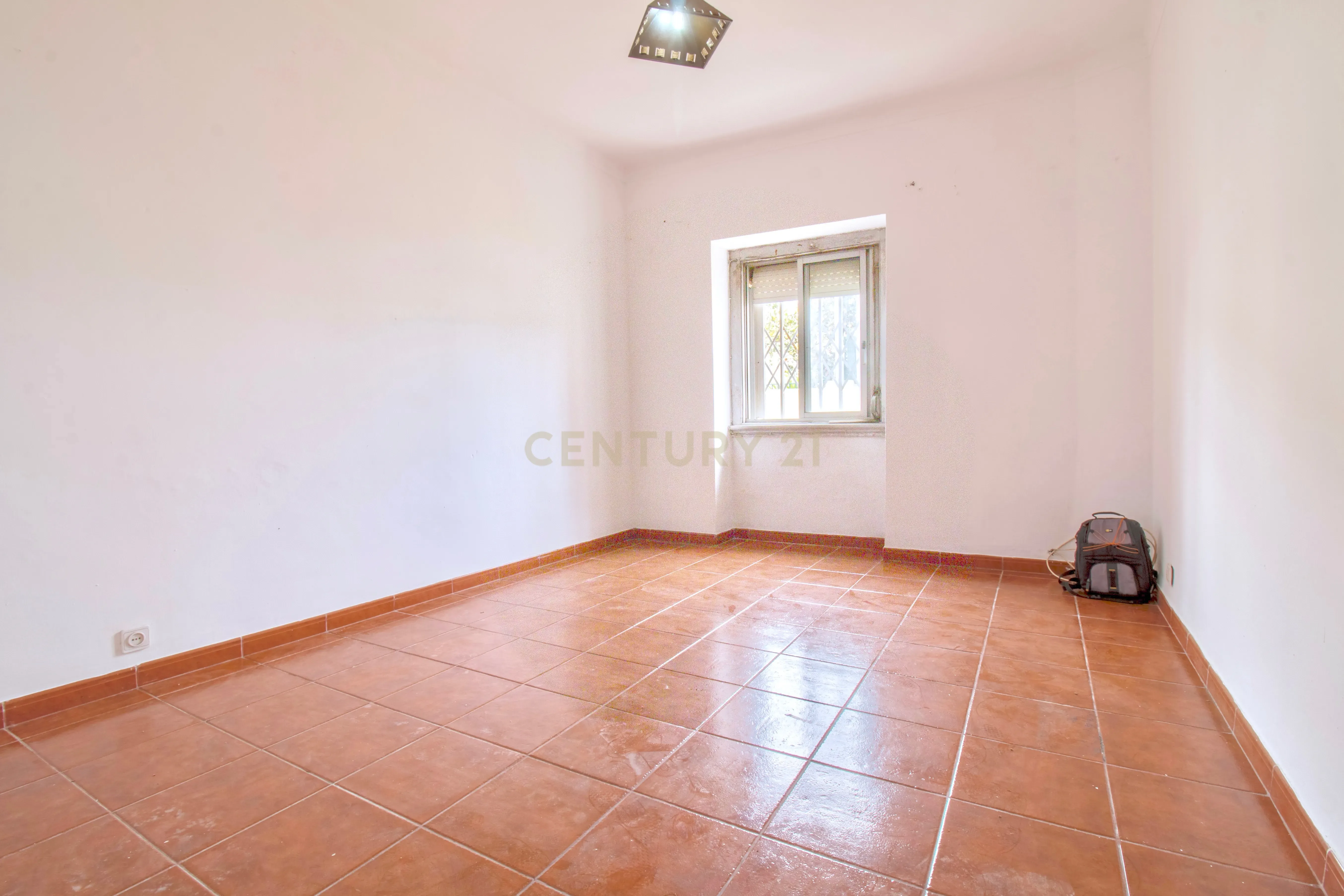 Apartamento com 2 quartos no centro de Mem Martins com Logradouro - Image 17