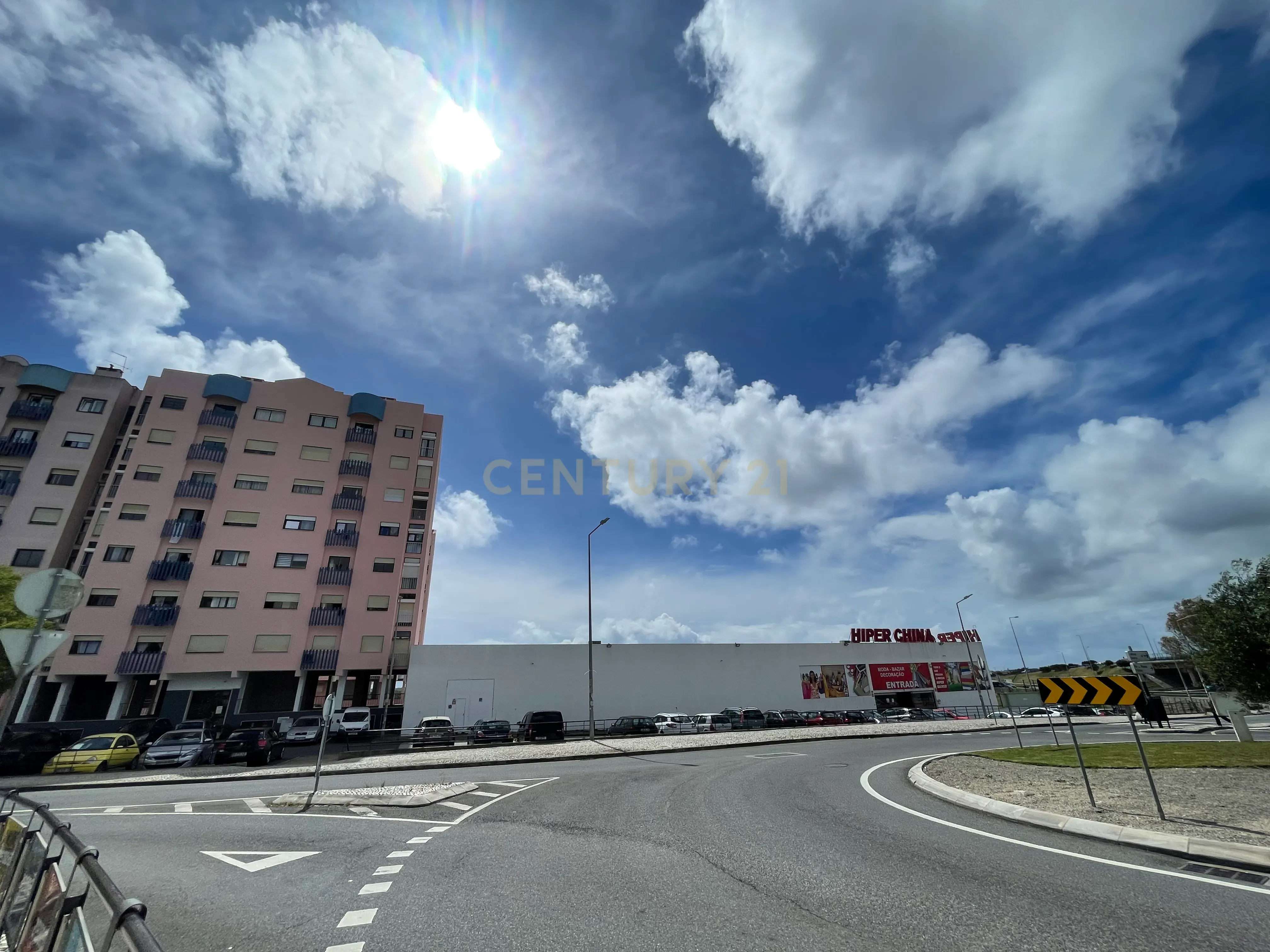 APARTAMENTO T2 CACÉM - JUNTO À IC19 INVESTIMENTO - Image 6