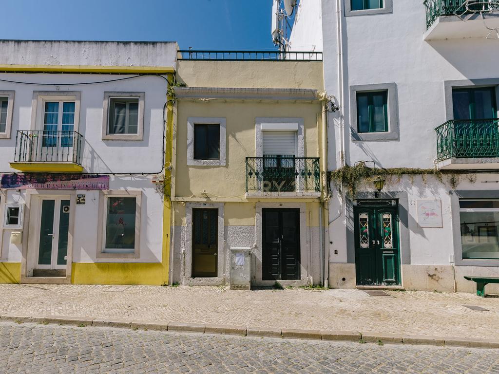 Prédio no Centro de Alcochete - Image 1