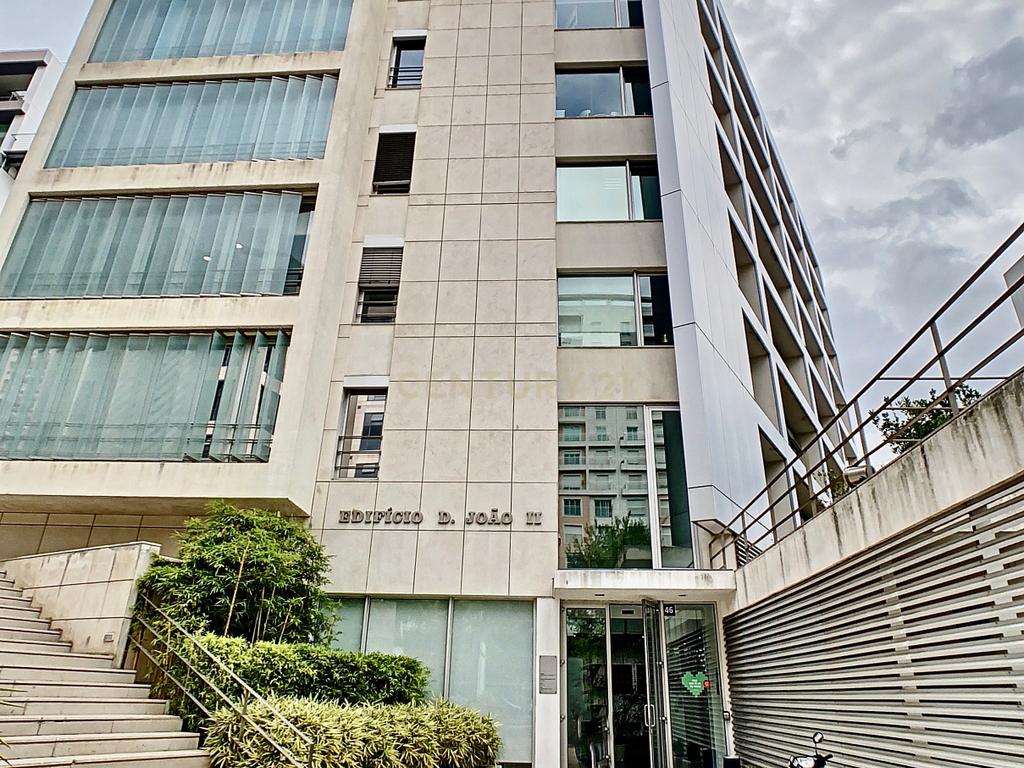 Escritório com 236m2 - Edifício D. João II - Parque das Nações - Lisboa - Image 1