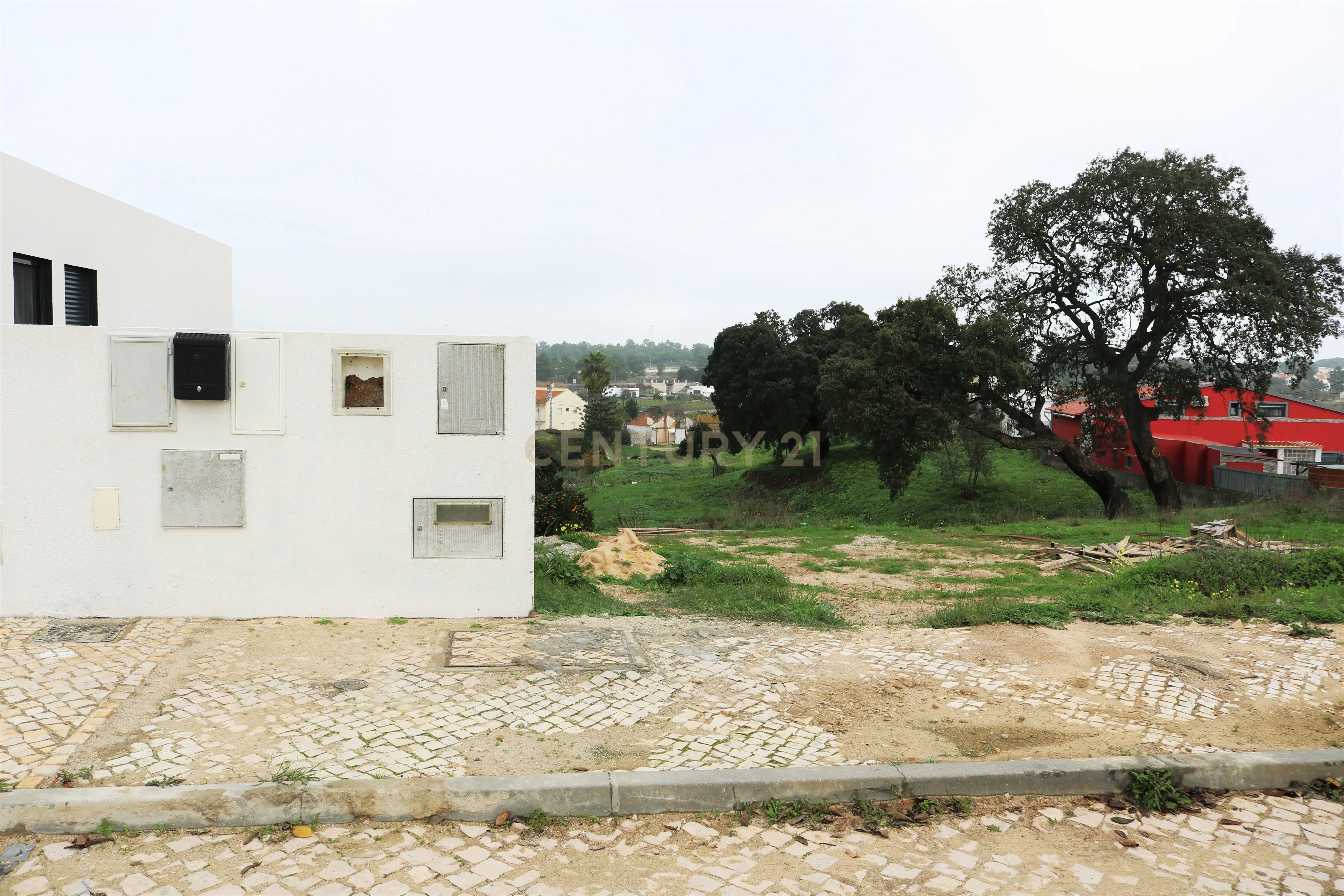 Lotes para construção de moradias isoladas até 210m2 de área construção - Image 1