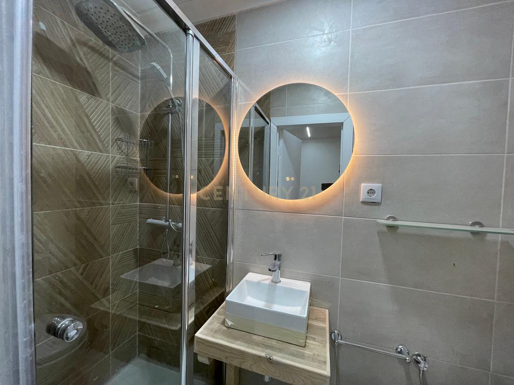Apartamento totalmente remodelado em Santa Catarina - Image 10