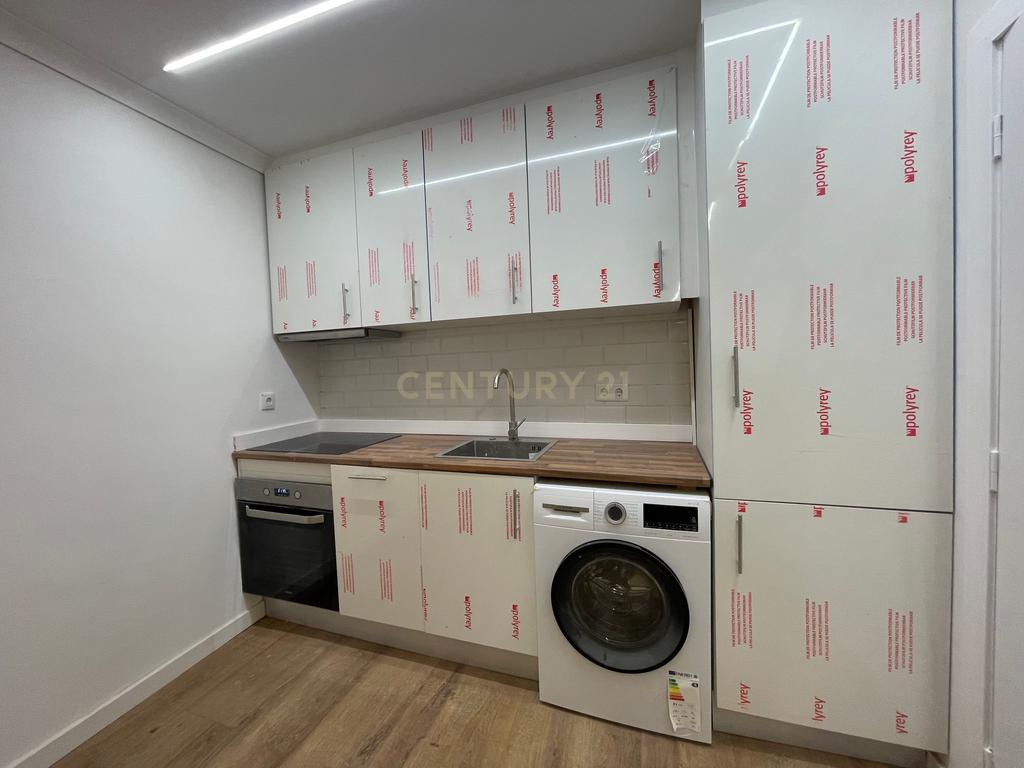 Apartamento totalmente remodelado em Santa Catarina - Image 7