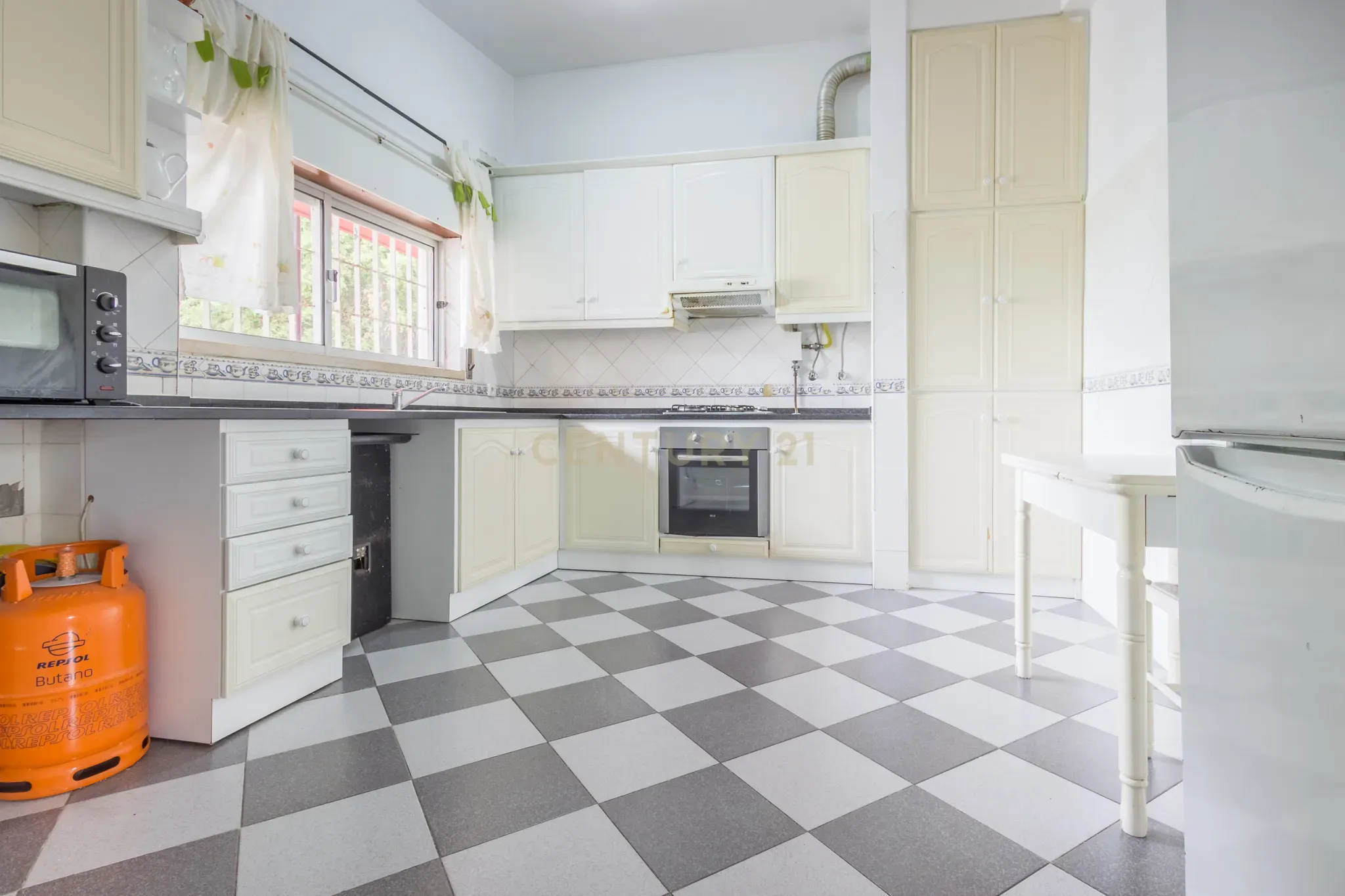 VENDIDO - Apartamento T2 no Pendão, Urbanização do Mirante em QUELUZ - Image 7