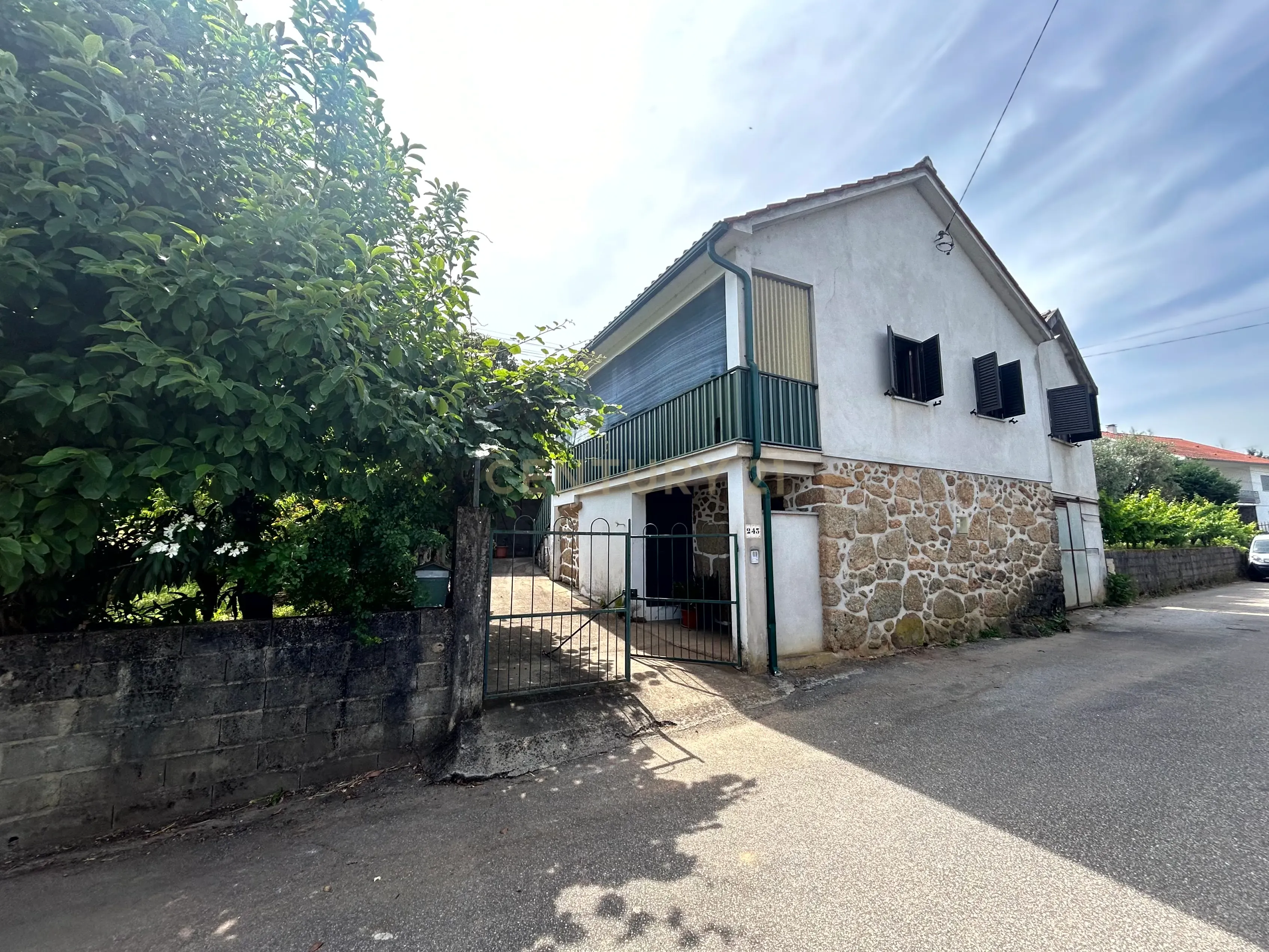 Moradia com terreno - Nandufe - Image 1