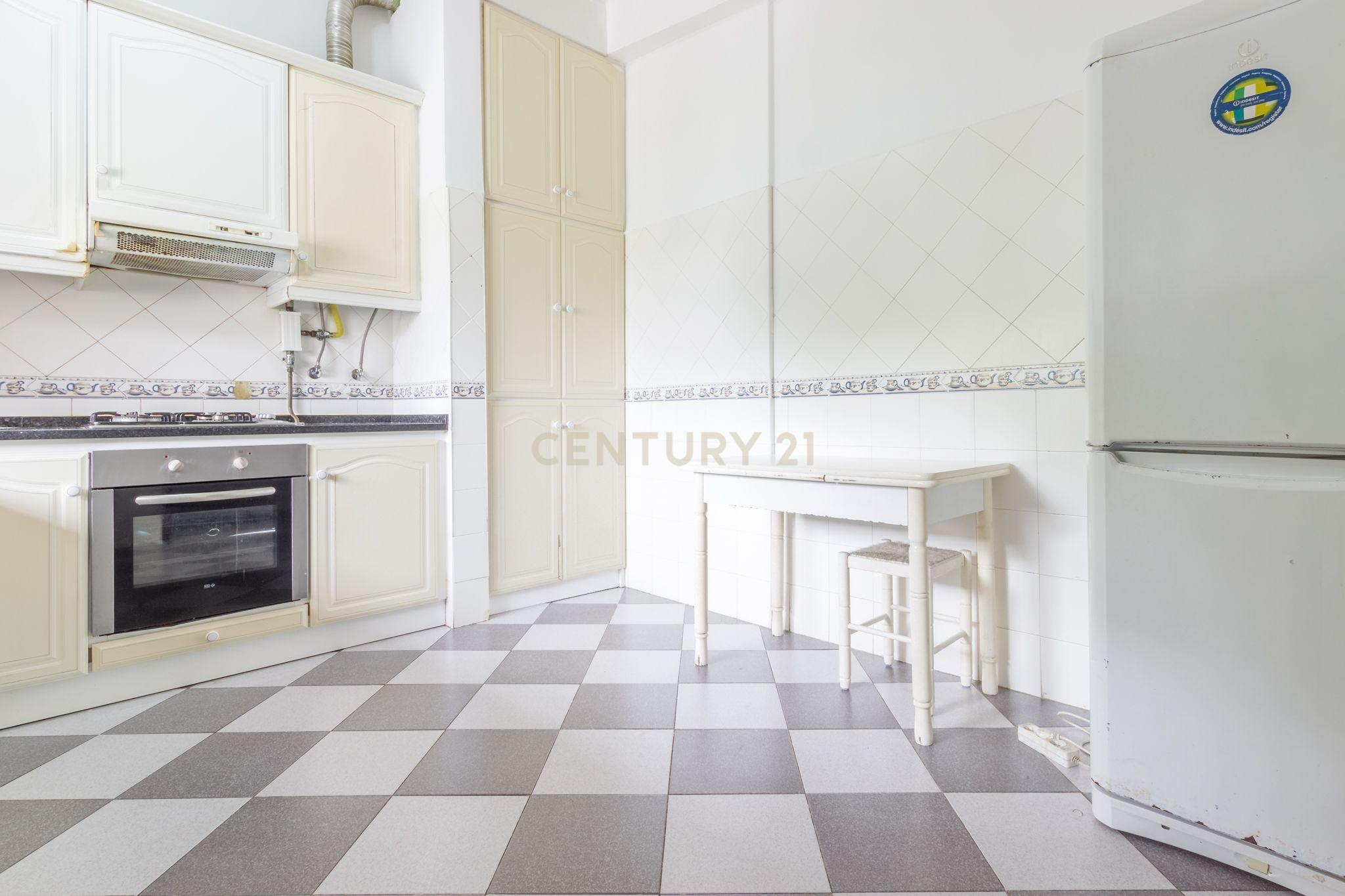 VENDIDO - Apartamento T2 no Pendão, Urbanização do Mirante em QUELUZ - Image 9