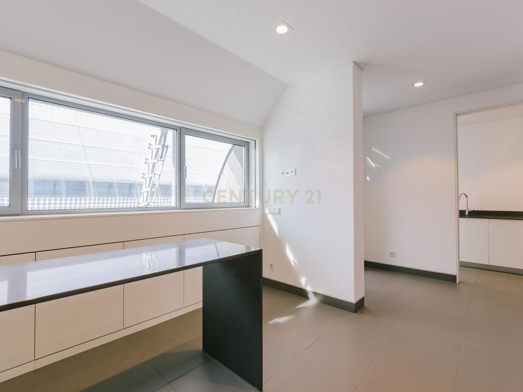Fantástico T5 Duplex com Terraço e vista de Rio- Prata Riverside Village! - Image 8