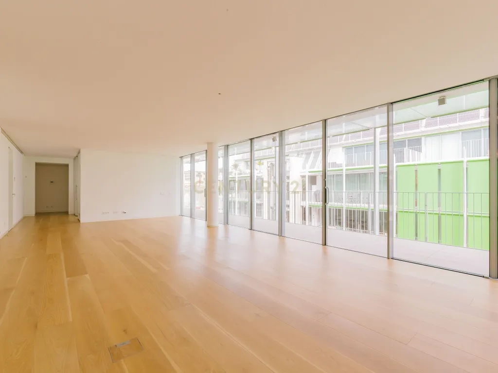 Fantástico T5 Duplex com Terraço e vista de Rio- Prata Riverside Village! - Image 3