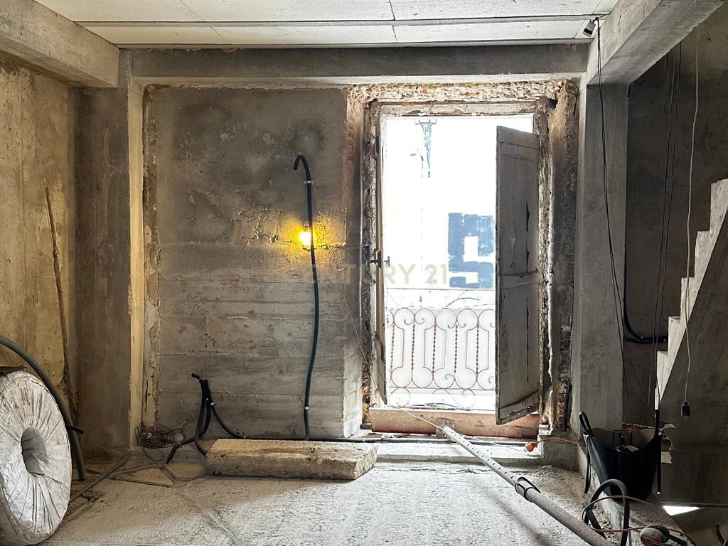 Prédio Semi Remodelado na Fonte Nova, Setúbal – Projeto Aprovado e Grande Potencial - Image 7
